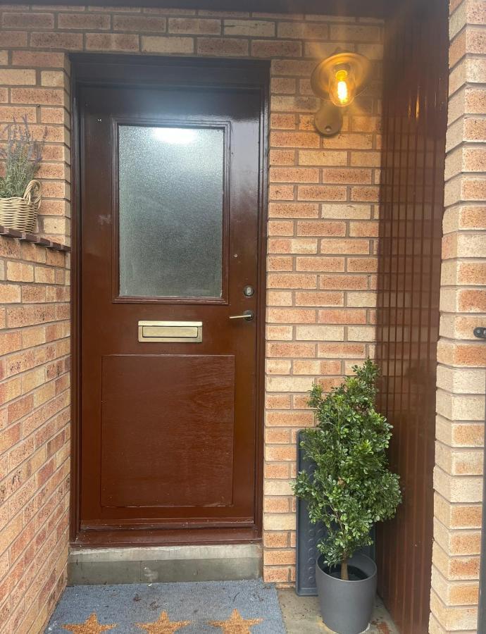 Comfortable, Modern Apartment With Parking. Inverness. Eksteriør bilde