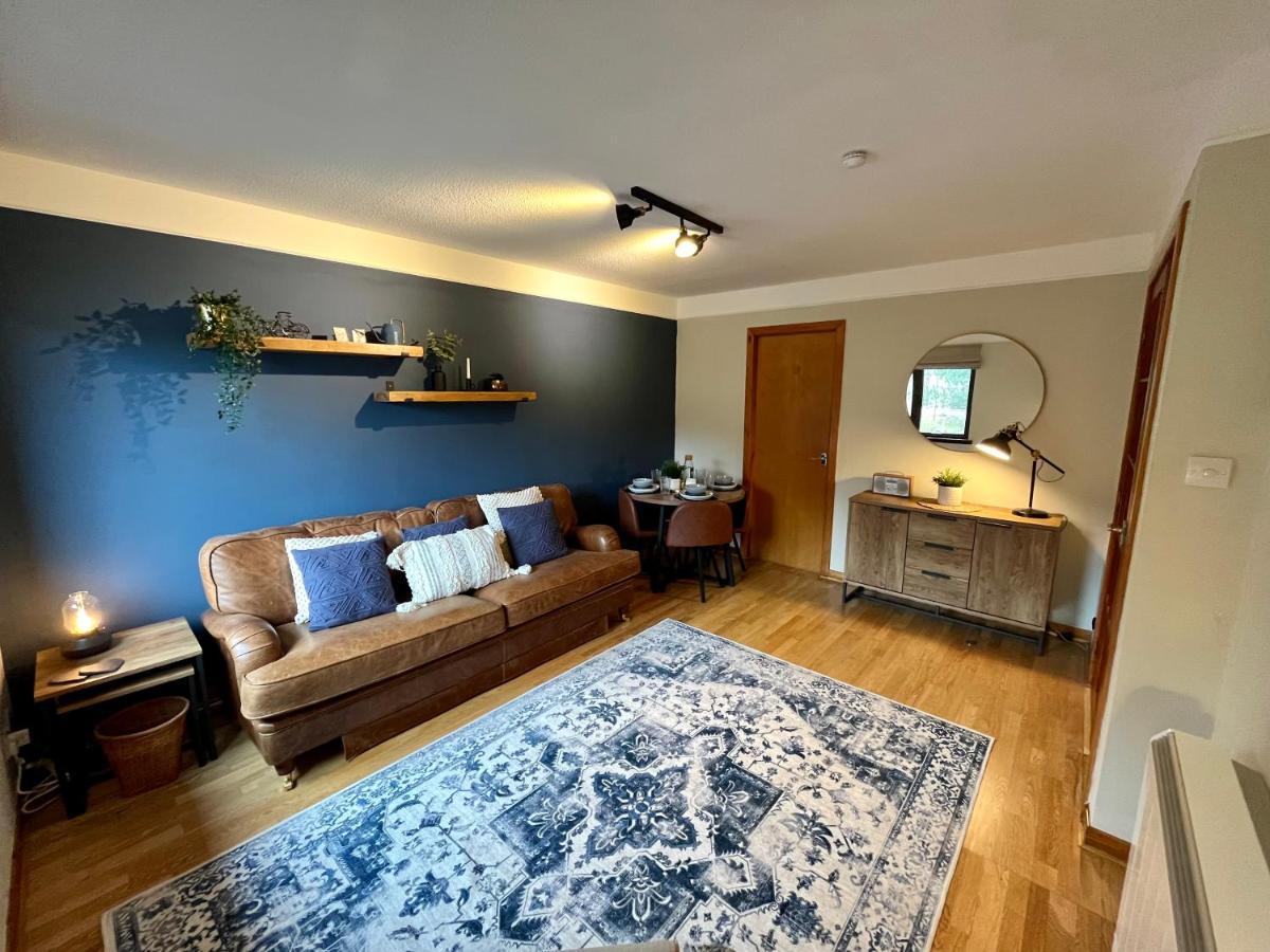 Comfortable, Modern Apartment With Parking. Inverness. Eksteriør bilde