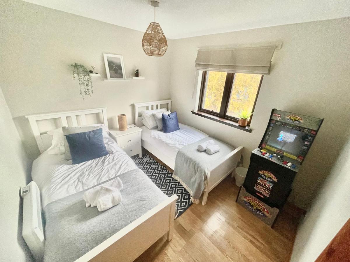 Comfortable, Modern Apartment With Parking. Inverness. Eksteriør bilde